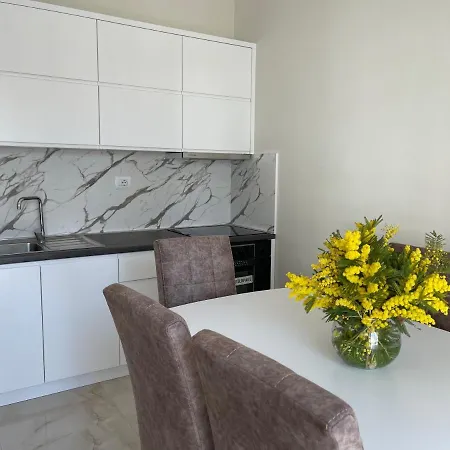 Frenki's Hotel Velipojë