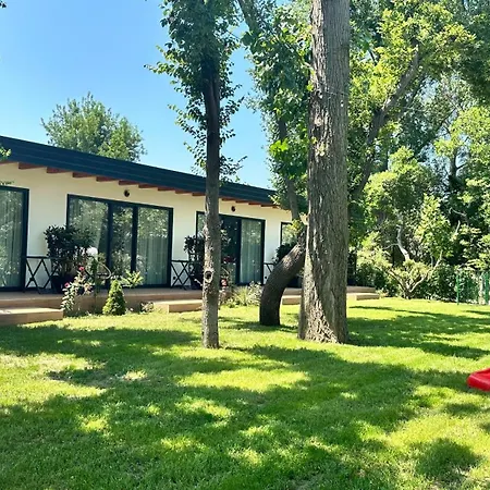 Frenki's Appartments Hotel *