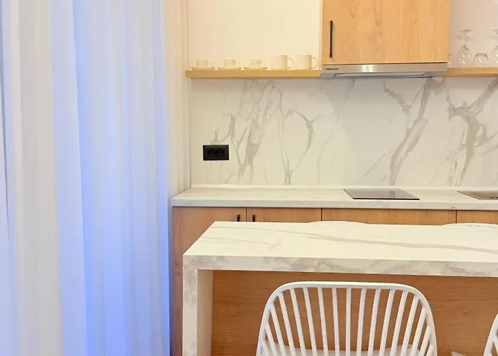 Frenki's * Velipojë