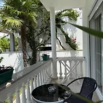 Frenki's Appartments Hotel *