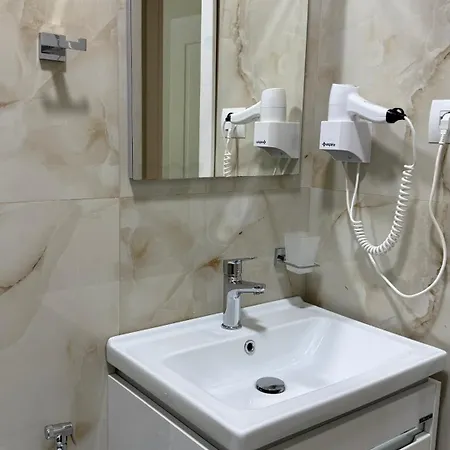 Frenki's Appartments Hotell *