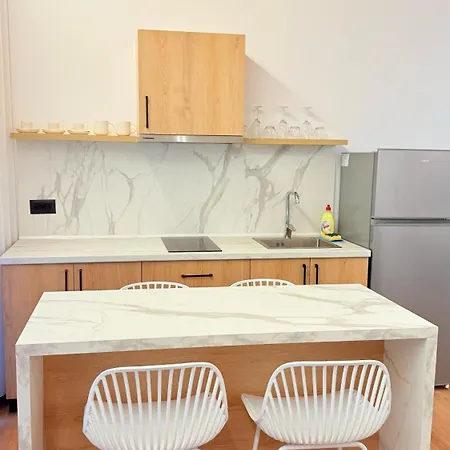 Frenki's Appartments מלון Velipojë