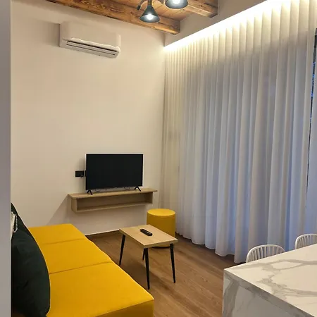 מלון Frenki's Appartments